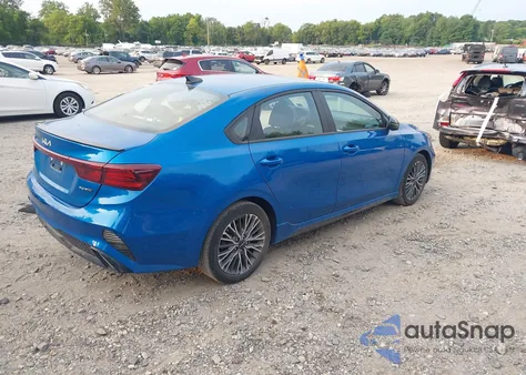 2023 Kia Forte Gt-Line z USA, uszkodzony, nr VIN 3KPF54AD2PE637283